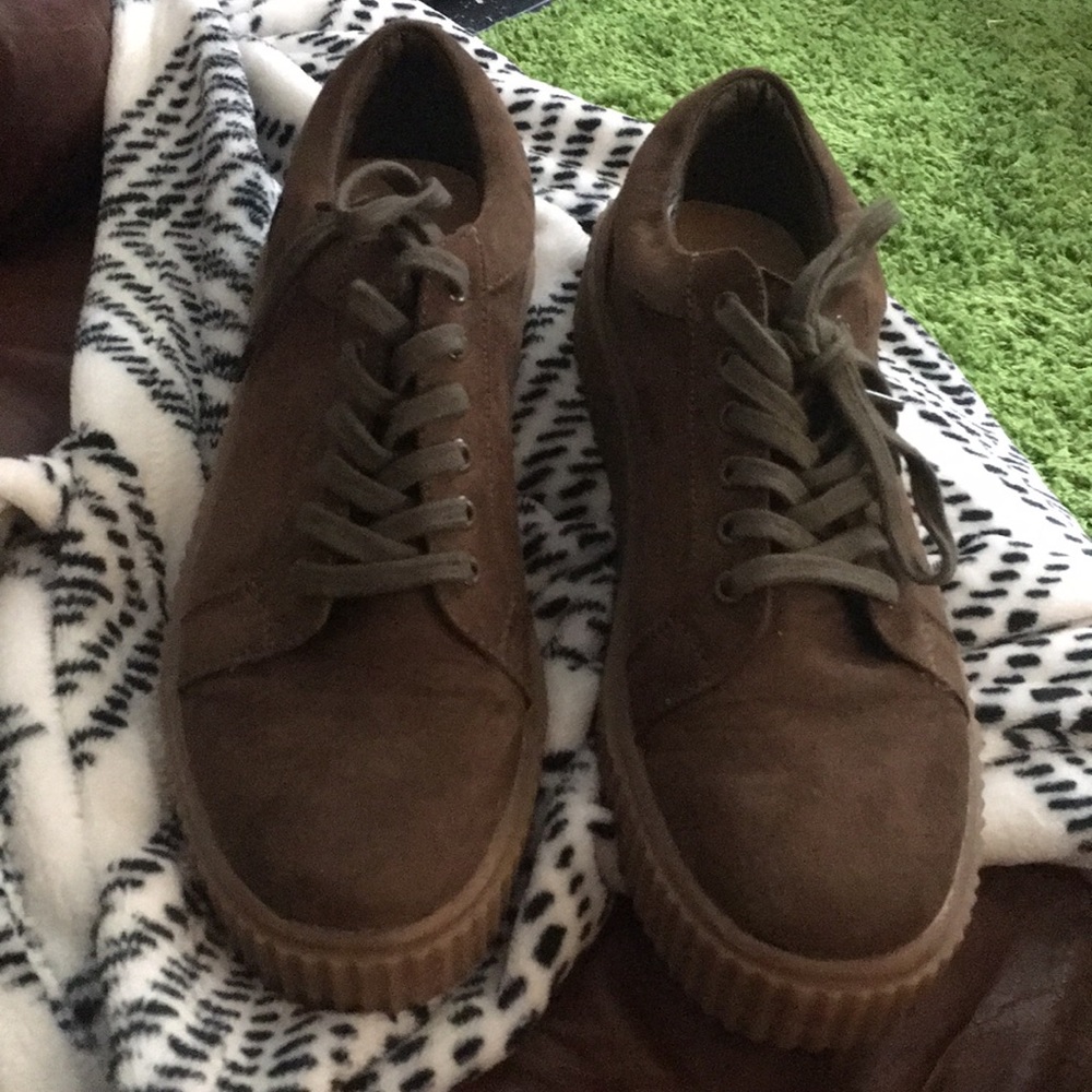 Trendy Sneakers
